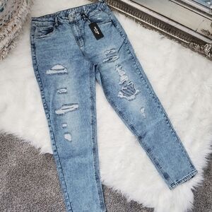 New! Refuge Denim Mom Relax High Rise Distressed Ripped Jeans. Size 9.